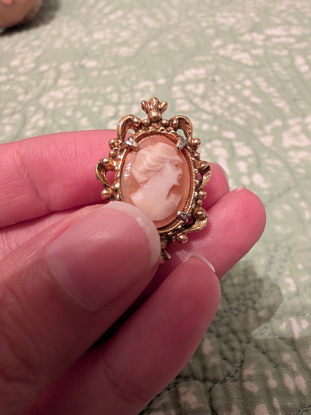 Vintage Cameo Clip On Earrings - Picture 3 of 6